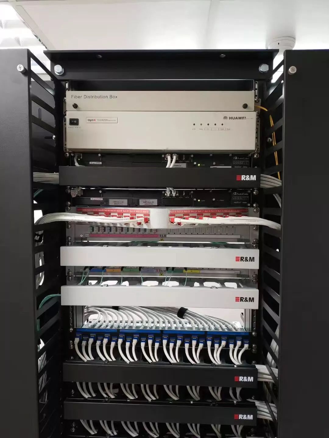 弱电工程高标准施工图鉴 大师级工艺，细节铸就非凡